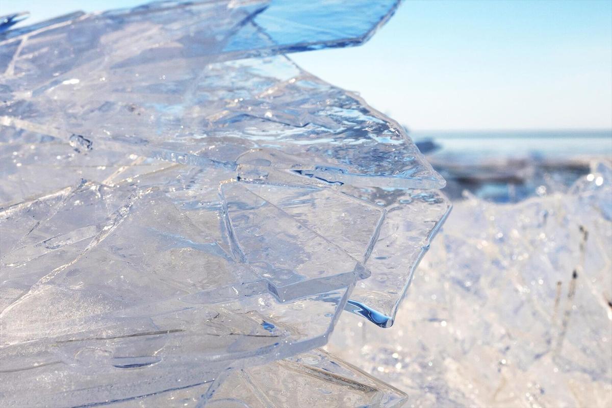 Новую фазу льда, замерзающего при комнатной температуре, открыли ученые