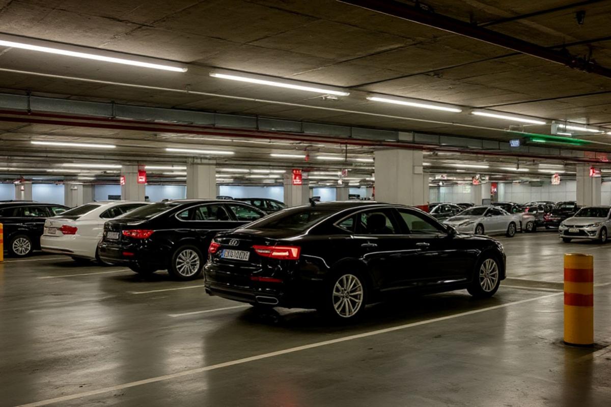 Парковка с детским центром: во Владивостоке хотят освободить дворы от машин