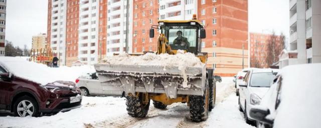 В Дмитрове прошел рейд по уборке снега во дворах жилых домов