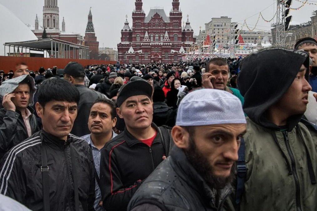 «Мы задыхаемся от них»: россиян лишают гражданства, пока мигранты захватывают города