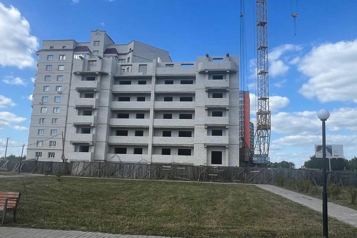 В Курской области ищут деньги на достройку многоэтажки в Железногорске