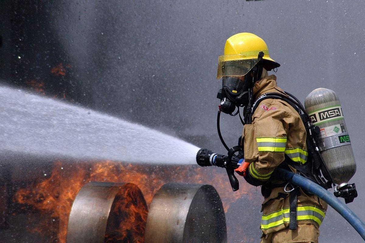 В Чехии на химзаводе произошел взрыв, пострадали три человека Техническая авария на заводе Synthesia в Пардубице: три человека получили ранения