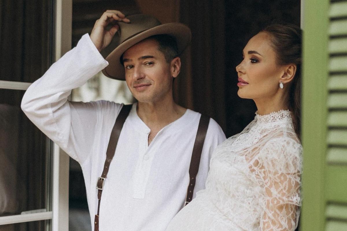 Красавица-жена и отказ от мечты: тихое счастье Ивана Стебунова. Почему артисту не позволили сменить Москву на Барнаул