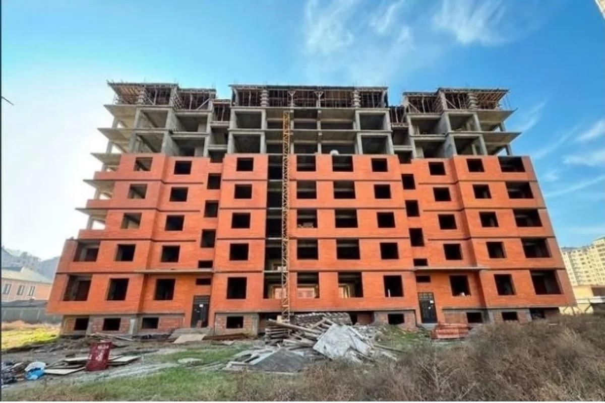 В Махачкале снесут незаконную многоэтажку из-за угрозы жизни горожанам