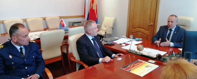 В мэрии Магадана решили, как поднимать затонувшие корабли