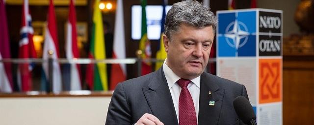 Порошенко считает, что российским войскам хватит суток, чтобы добраться до Украины