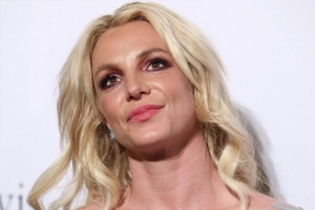 Бритни Спирс ошарашила фанатов новостью о том, что в третий раз стала мамой