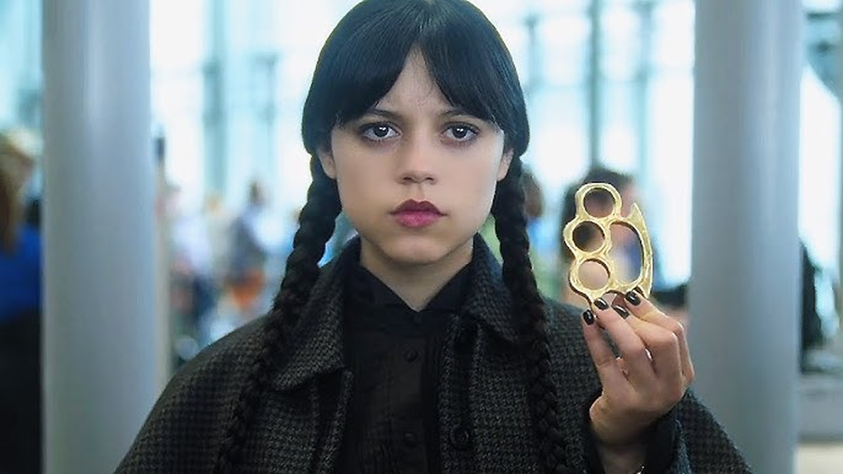 В России растет интерес к персонажу Уэнздей Аддамс из американского сериала