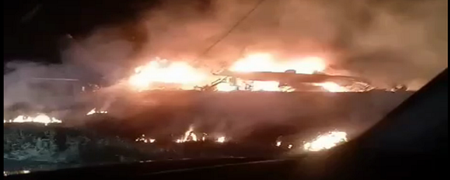 Видео: На Украине сообщили о выживших в разбившемся под Харьковом самолете