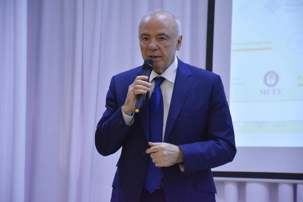 Глава Адыгеи Мурат Кумпилов поздравил Аслана Тхакушинова с днём рождения