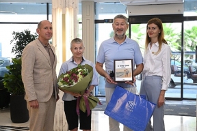 Рекордного шестимиллионного туриста с начала года торжественно встретили в Сочи