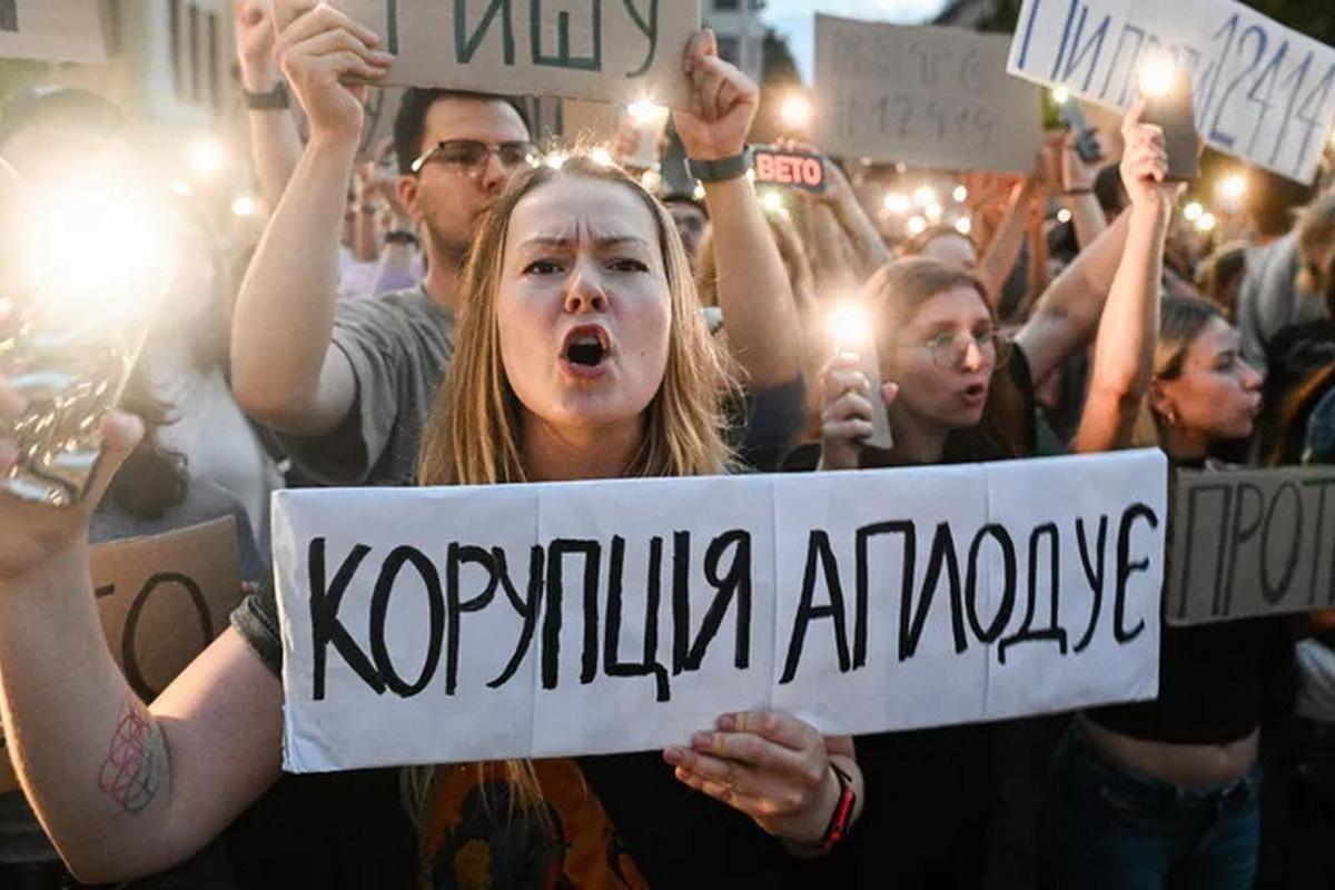 1,7 млн погибших, но украинцы видят в этом победу. Пропаганда ослепила целый народ. Когда наступит прозрение?