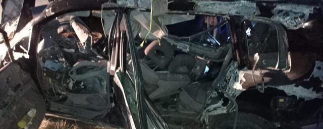 В НСО водитель иномарки пытался обогнать машину и влетел в тягач