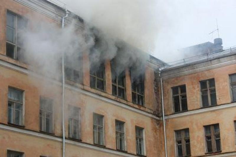 В Туле около 200 человек эвакуировали из-за пожара в школе