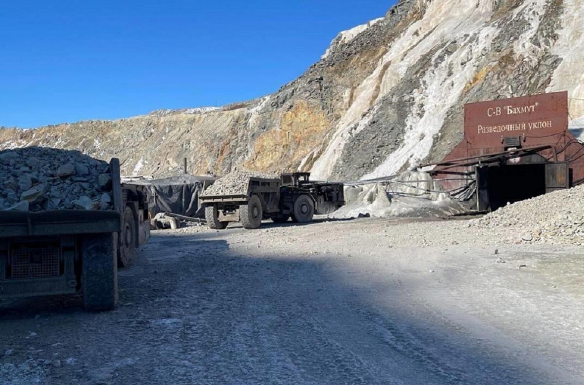 В Приамурье будут бурить скважину для установления связи с замурованными шахтерами