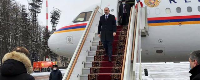 Ильхам Алиев прибыл в Москву на трехсторонние переговоры по Нагорному Карабаху
