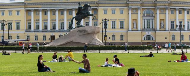 Петербургские власти объяснили, почему не были введены пропуска