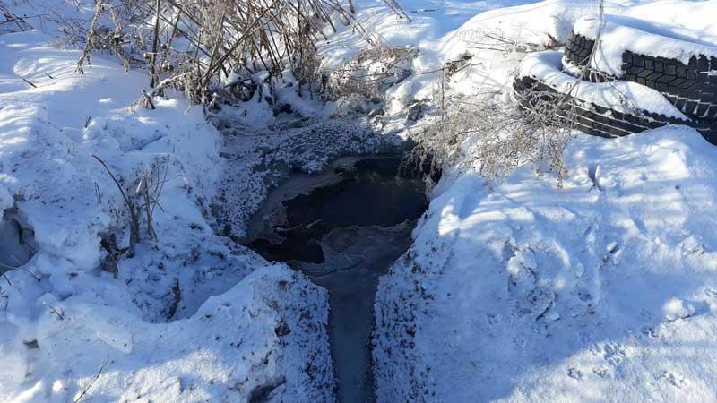 На Урале жителей села заблокировал ледник из фекалий