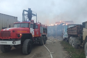 В Махачкале произошел пожар в мебельном цехе