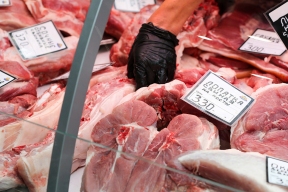 Производители свинины в РФ снизили цены из-за падения розничных продаж