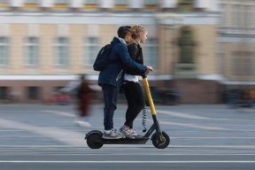 В Петербурге за соблюдением норм пользования электросамокатами будут следить пешие инспекторы