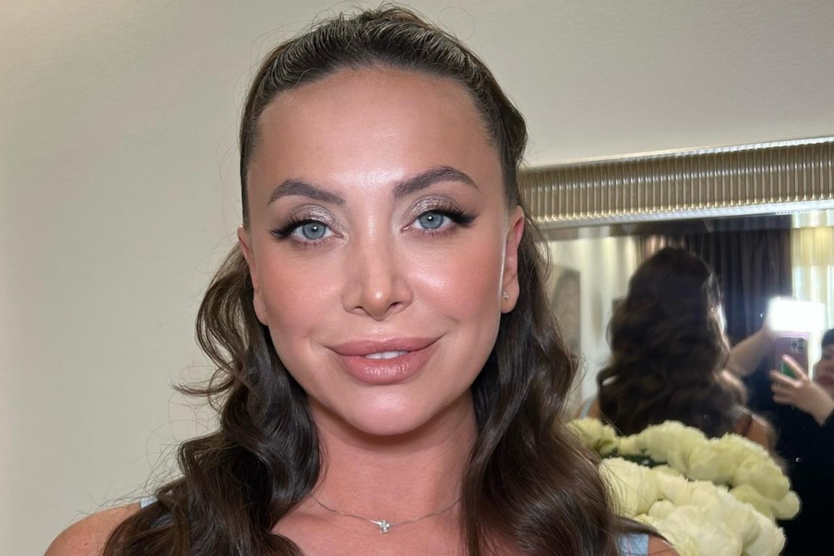 «Не могу смотреть на себя в зеркало». Сестра Жанны Фриске пошла на крайние меры. Поможет ли радикальный способ?