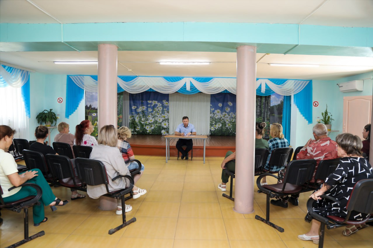 Спикер Заксобрания ЕАО Роман Бойко провел прием в Октябрьском районе: Очень важно слышать людей не в кабинете, а на местах