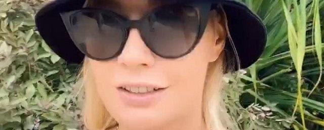 Елена Летучая в черном бикини отдыхает в Танзании и не жалеет денег