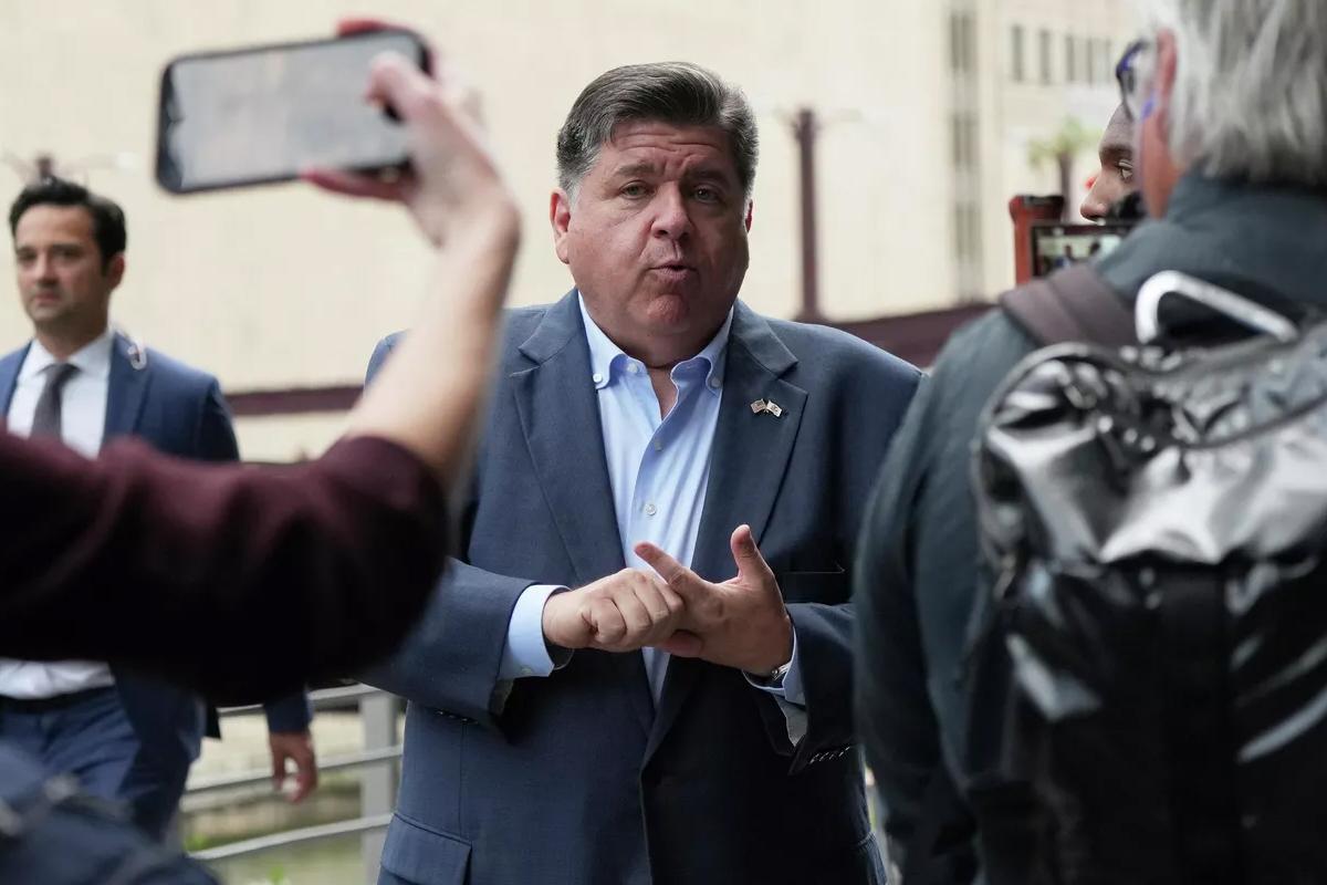 Трамп назвал губернатора Иллинойса толстым бездельником