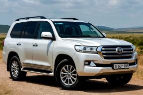 «Простоял в гараже 20 лет»: владелец Land Cruiser 2005 года продаёт внедорожник за 13 млн рублей — и не торгуется