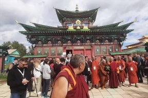 Голливуд едет в Туву: Ховалыг позовет кинозвезд на форум буддистов