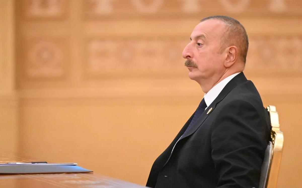 Не пожалел даже память отца. До чего договорился в своей злобе к России глава Азербайджана Ильхам Алиев