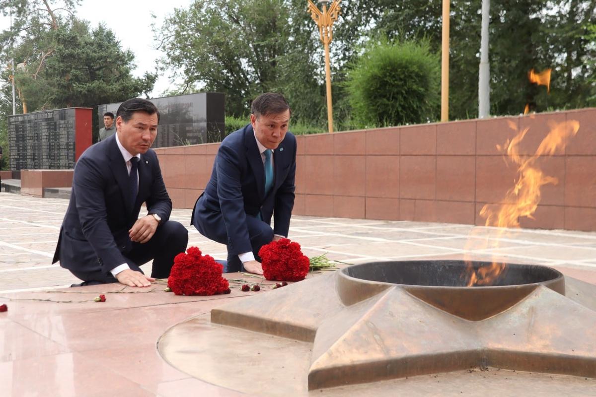 Буддизм, память и партнёрство: Калмыкия и Казахстан укрепляют связи