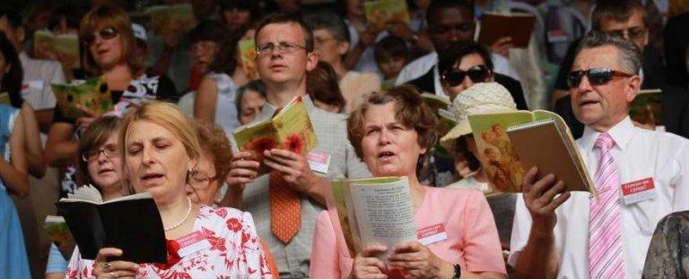 Опрос: Большинство россиян поддерживают запрет «Свидетелей Иеговы»