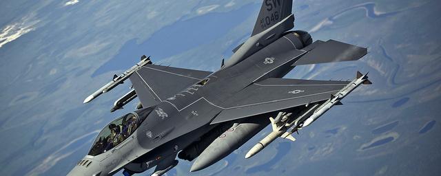 Politico: группа американских военных тайно убеждает Пентагон передать Украине истребители F-16