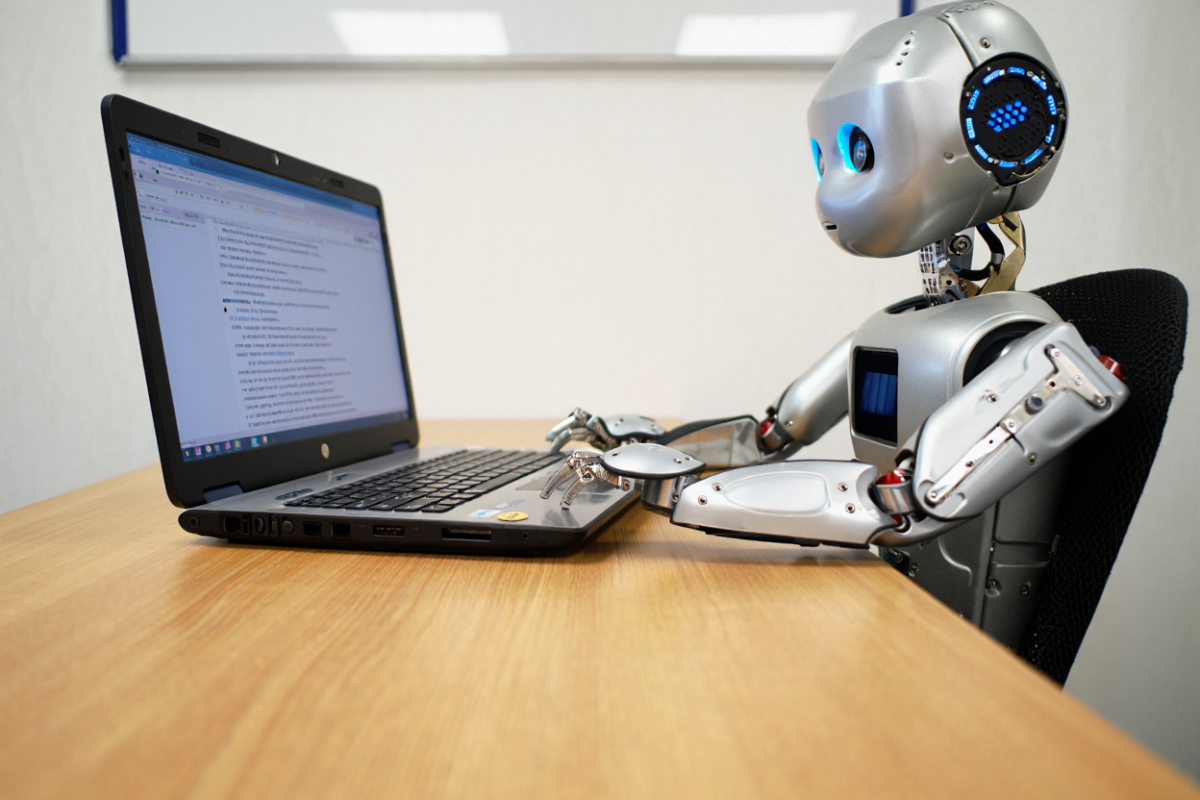 Эксперт назвал профессии, находящиеся под угрозой из-за нейросетей