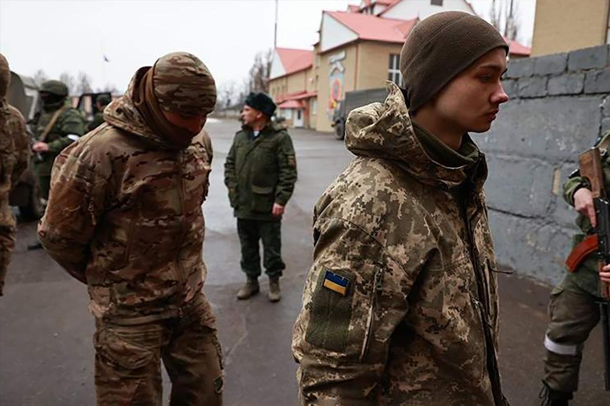 В Курской области к следователям доставили восемь украинских боевиков