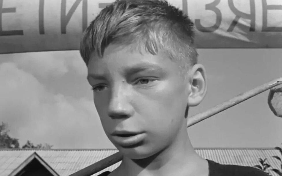 От мальчика с сачком до грузчика-выпивохи и смерти в нищете: что помешало любимцу публики Славе Цареву построить кинокарьеру