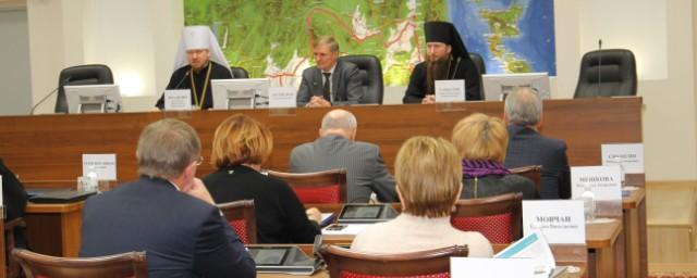 Депутаты Хабаровского края обсудили нравственные ценности с духовенством