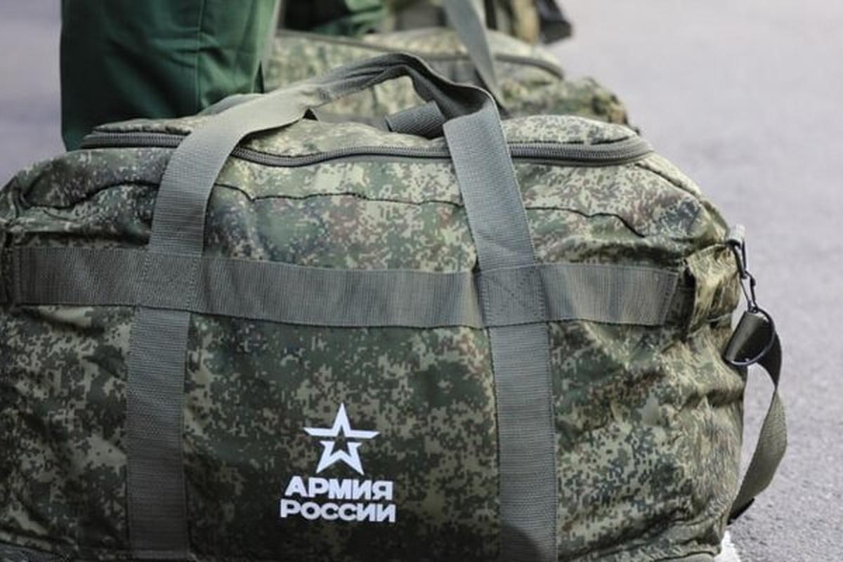 Медведев назвал число граждан РФ, заключивших контракт с Минобороны за полгода