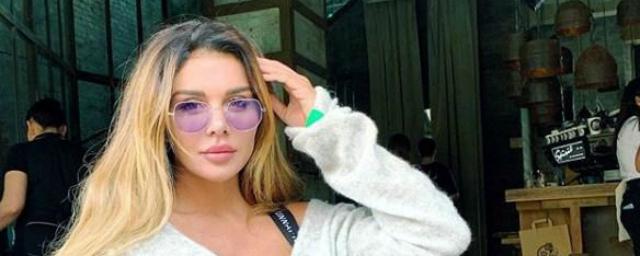 Анна Седокова призналась в Instagram, что страдает крапивницей