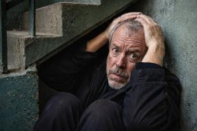 Сбежал от «агрессии», но не от войны: пикап Макаревича* реквизировали, а гастроли развалились