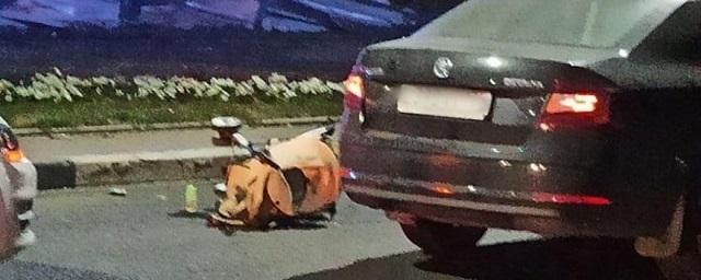 Автомобиль в Воронеже протаранил коляску с ребенком