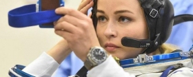 Yulia Peresild showed how she did her makeup in space