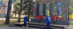 Студенты помогли очистить памятник ВОВ в г.о. Щелково