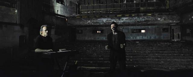 Группа Zero People сняла клип в сгоревшем театре драмы Владимира