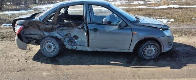 Под Вологдой на федеральной трассе А-119 столкнулись два автомобиля
