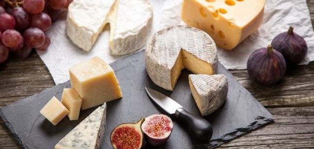 В Симферополе ликвидировали более 50 кг сыра из Италии и Голландии