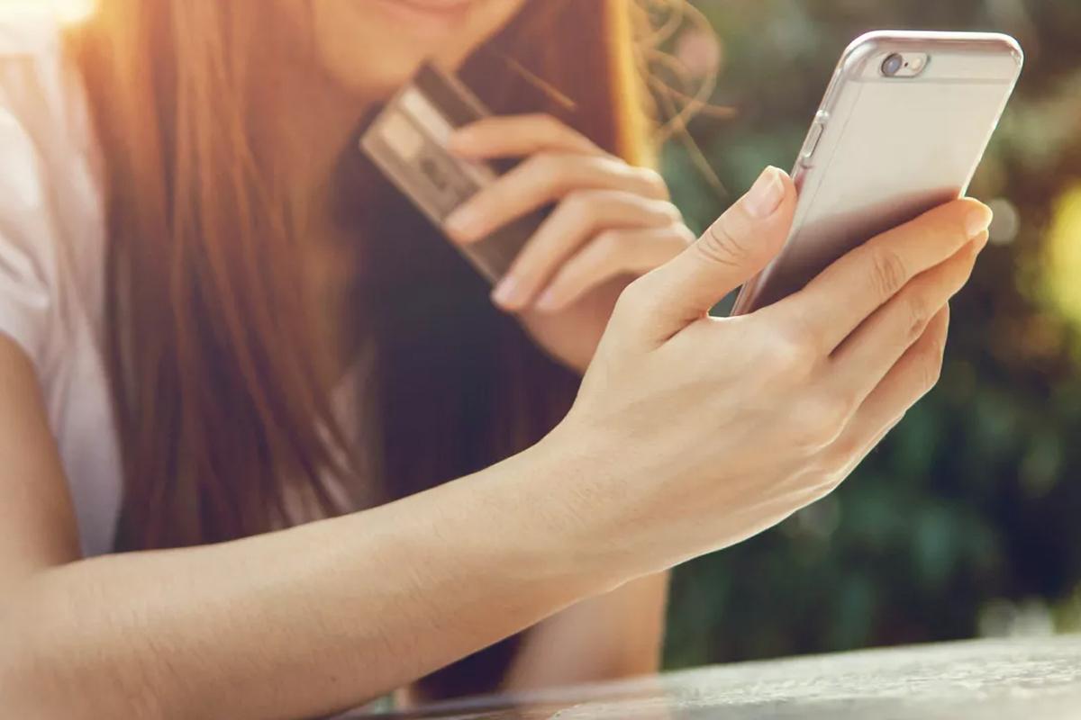 Премьер Мишустин заявил о важности защиты потребителей в сфере онлайн-торговли