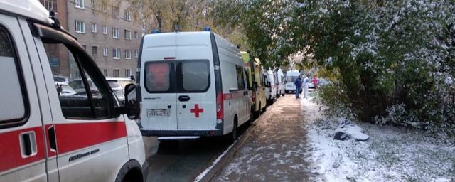 В Новосибирске образовалась очередь из скорых у больницы